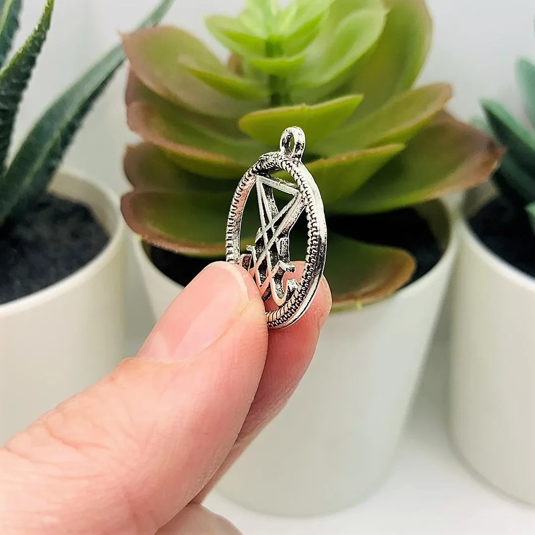 1, 4, 20 or 50 Pieces: Antique Silver Lucifer Sigil Pendants in Ouroboros, Satan Charm