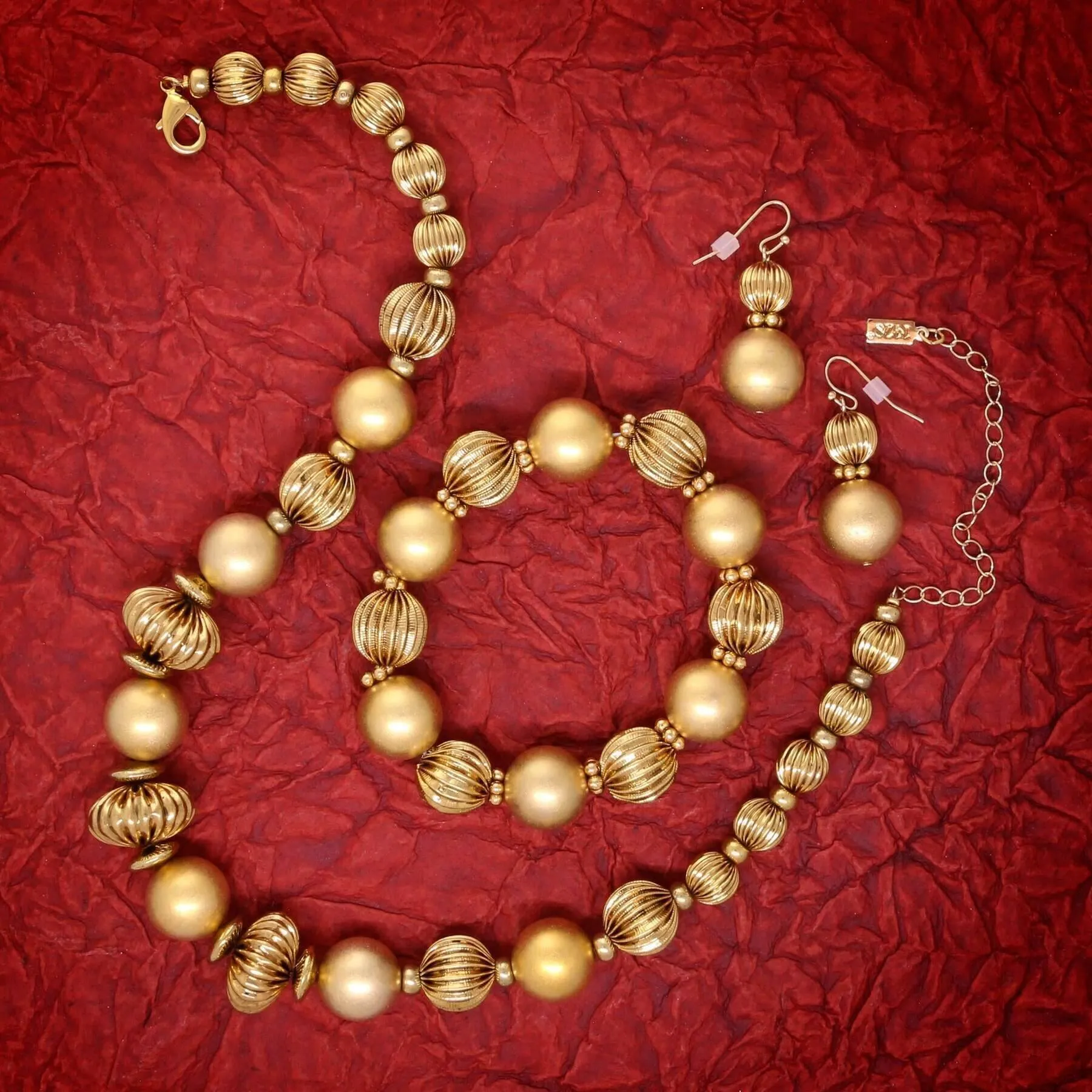 1928 Jewelry Satin Gold Corrugated Bead Necklace 16"   3" Extension