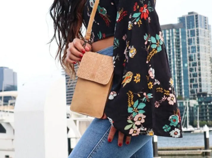 Ada Phone Bag | Camel