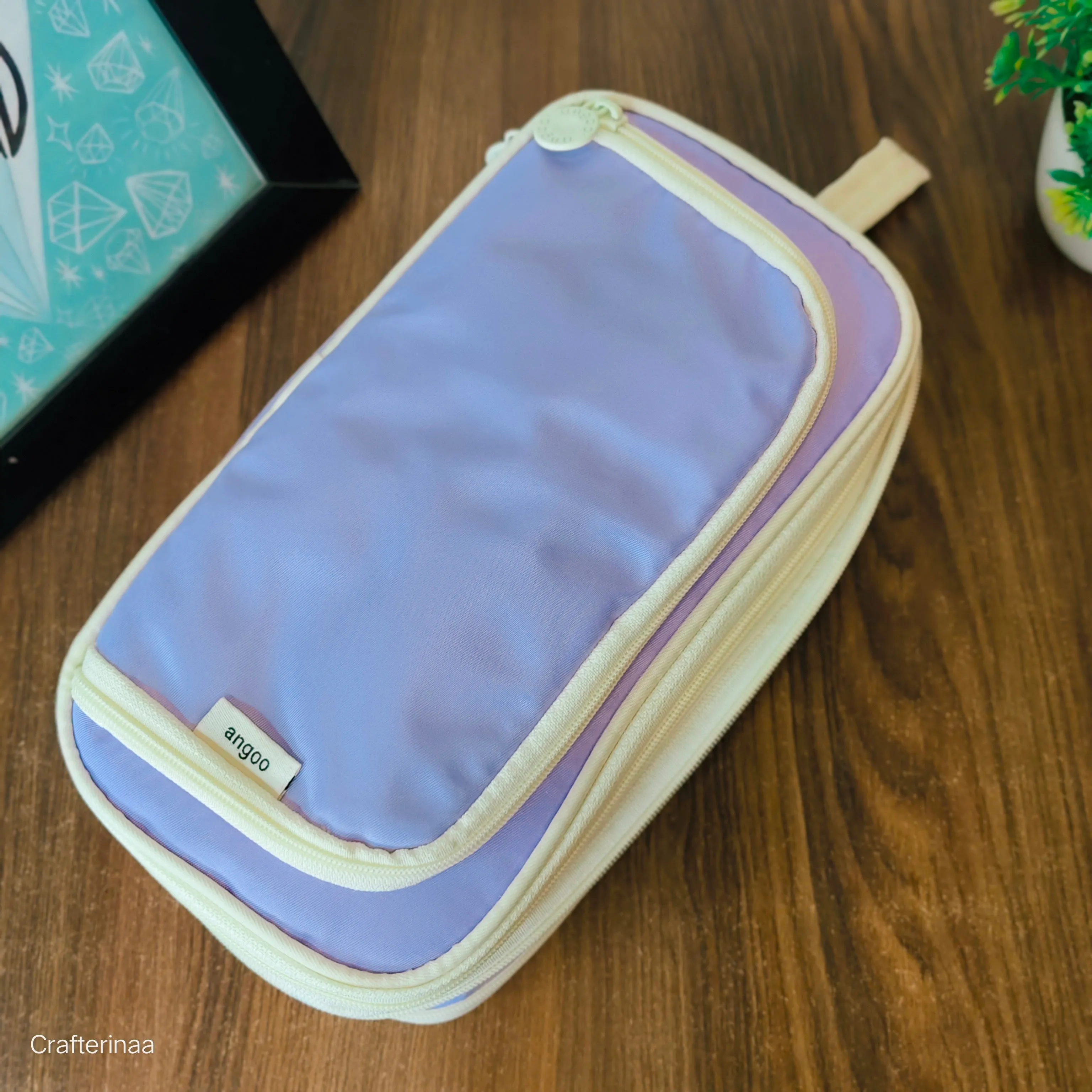 Angoo Spacious Expandable Multipurpose Pouch