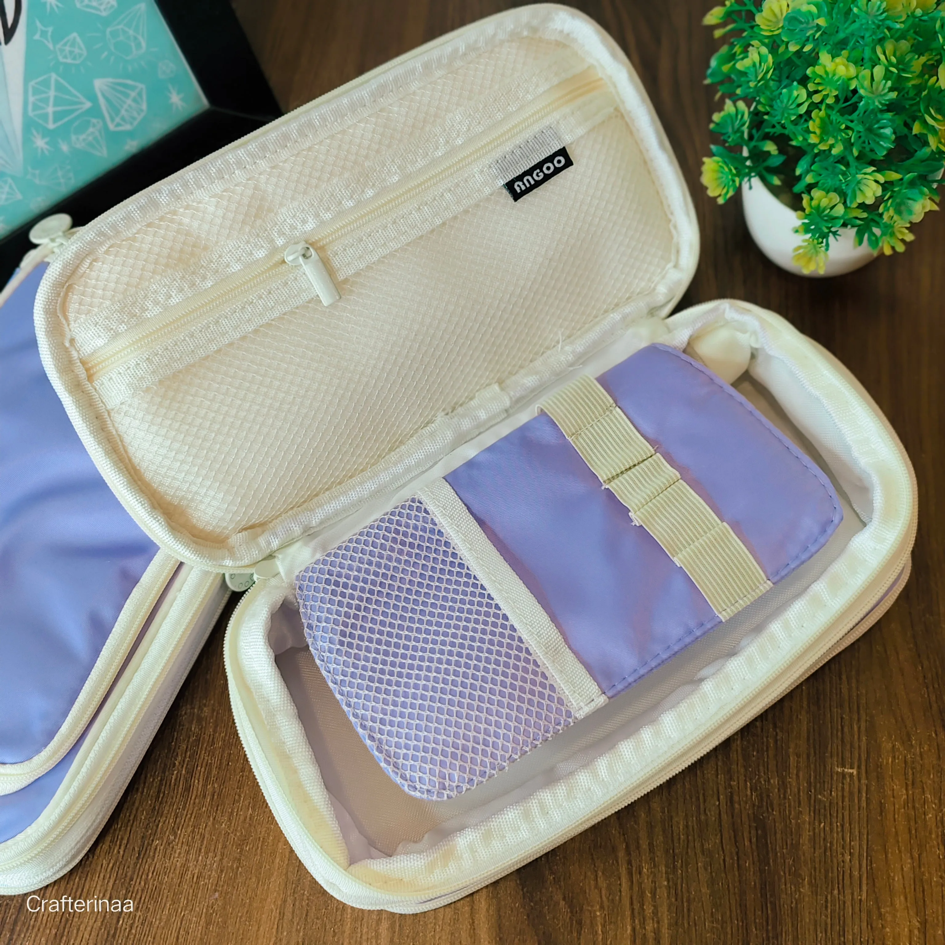 Angoo Spacious Expandable Multipurpose Pouch