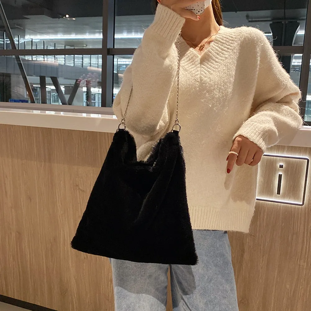 Back to College Fashion Women Solid Color Shoulder Bag 2021 Winter Soft Plush Bucket Bag Faux Fur Shopping Bag Large Capacity Fluffy Chain Bags