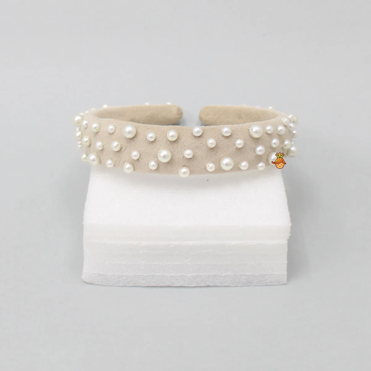 Beautiful Beige Hair Band