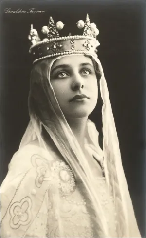 BW-21 Woman with Crown - Vintage Image