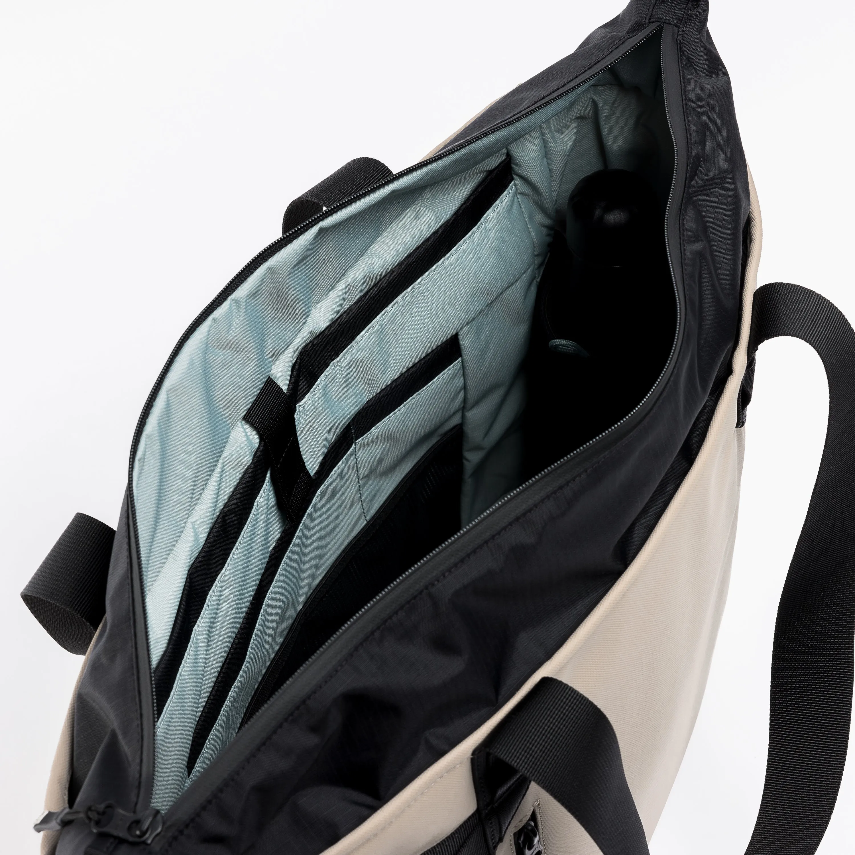 Laptop Tote 20L