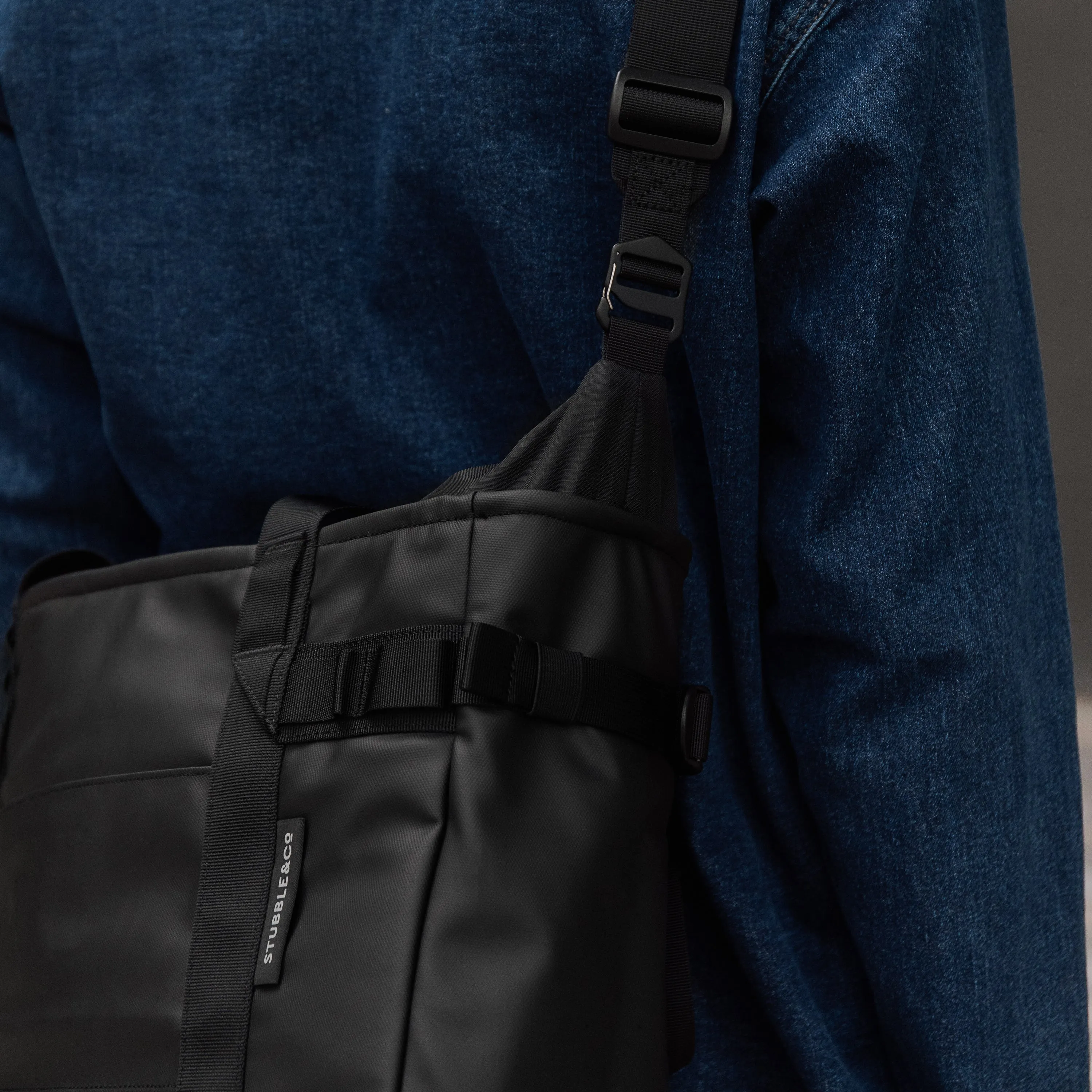 Laptop Tote 20L