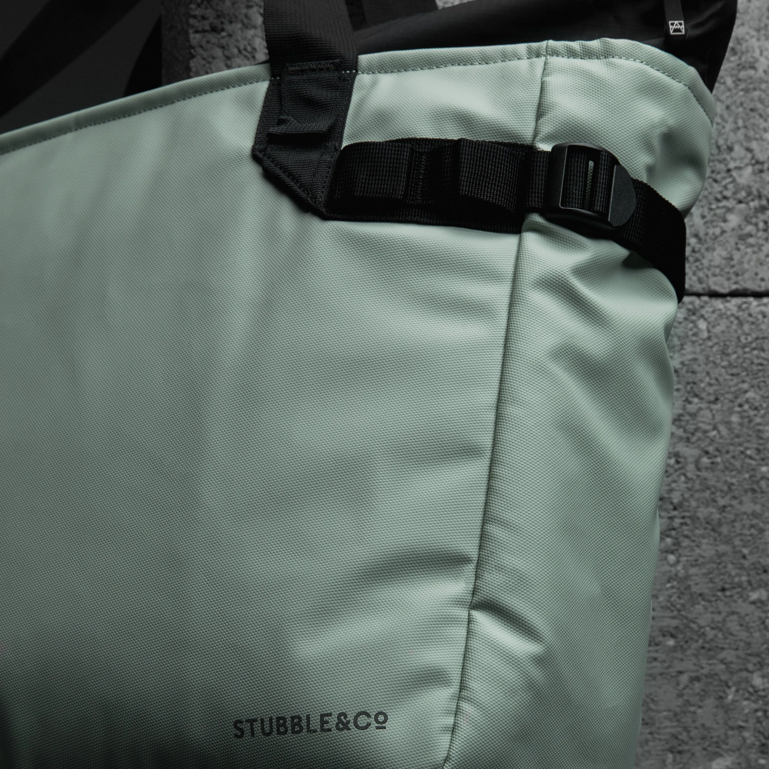 Laptop Tote 20L