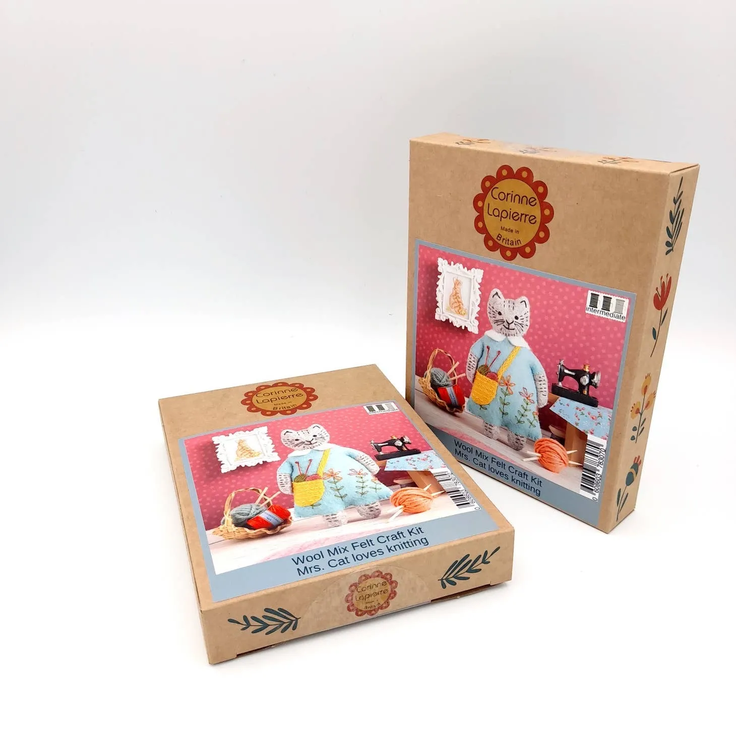 Mrs Cat Loves Knitting Felt Craft Kit (mini)