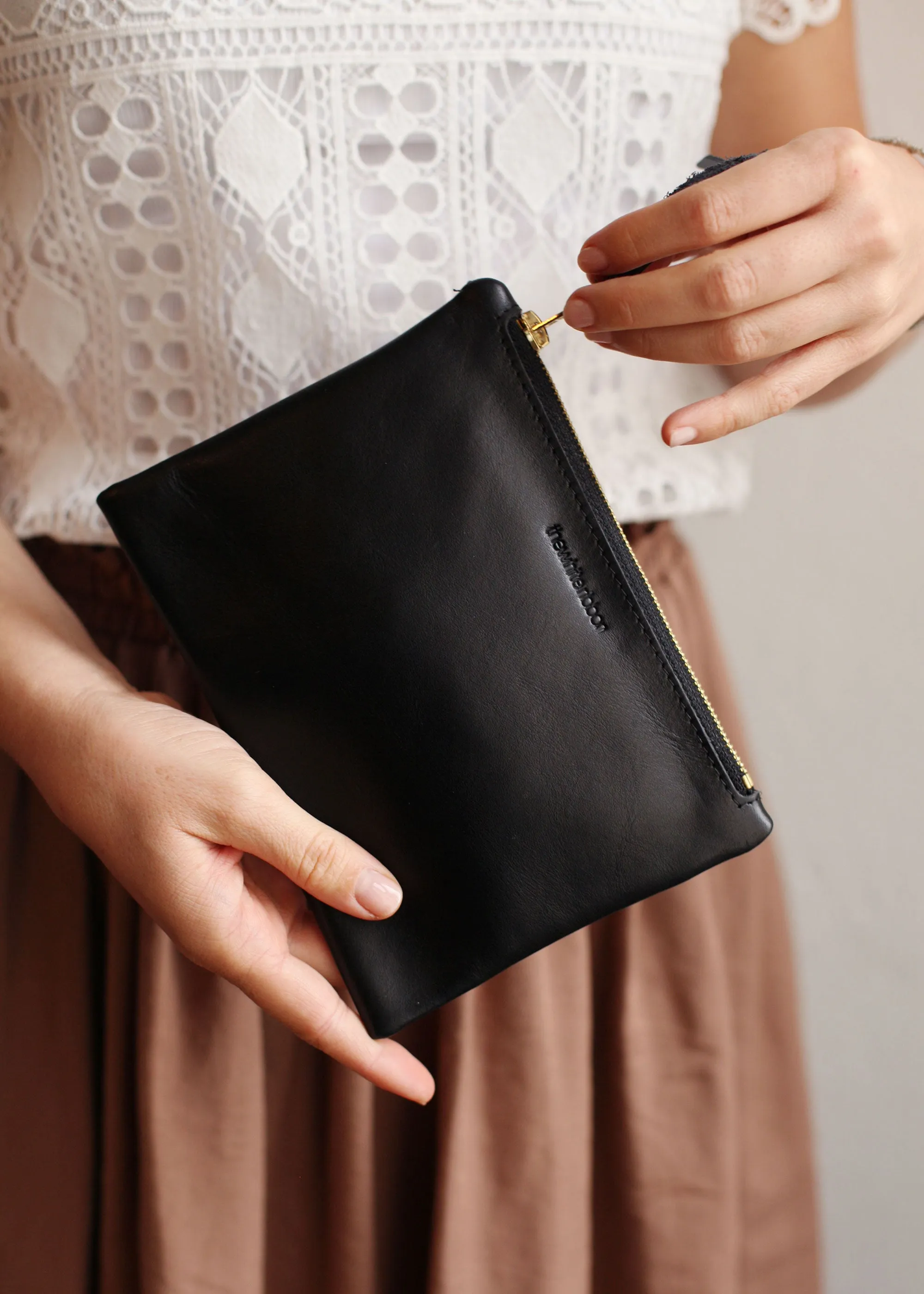 NOA CLTUCH – Black Pattern
