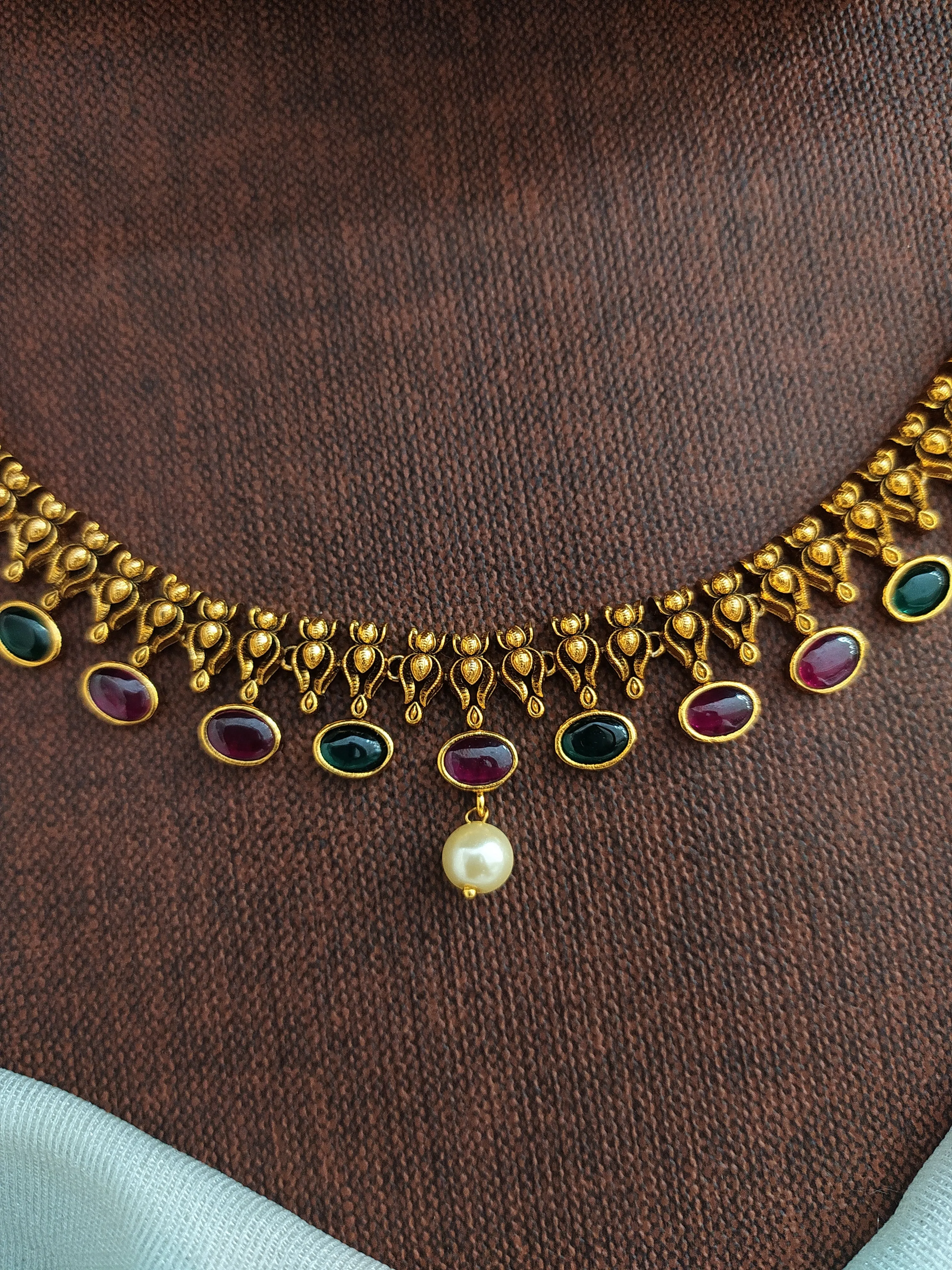 "Antique Simple and Elegant Kemp & Green Necklace with Jhumki"