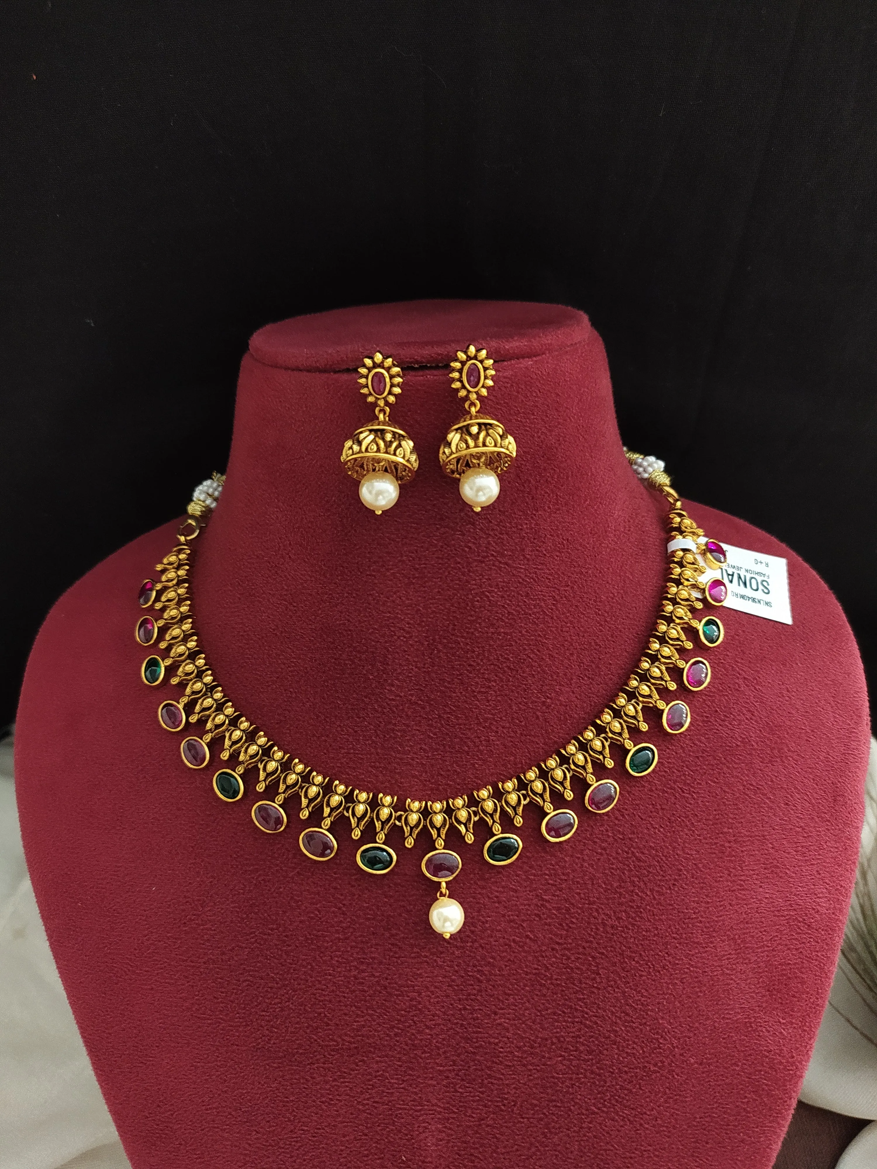 "Antique Simple and Elegant Kemp & Green Necklace with Jhumki"