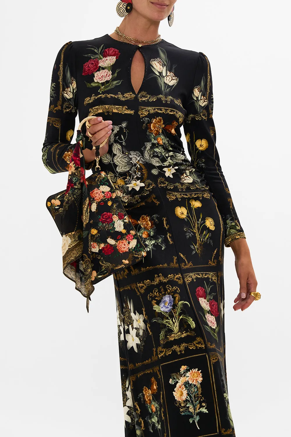 RING SCARF CLUTCH MAGIC IN THE MANUSCRIPTS