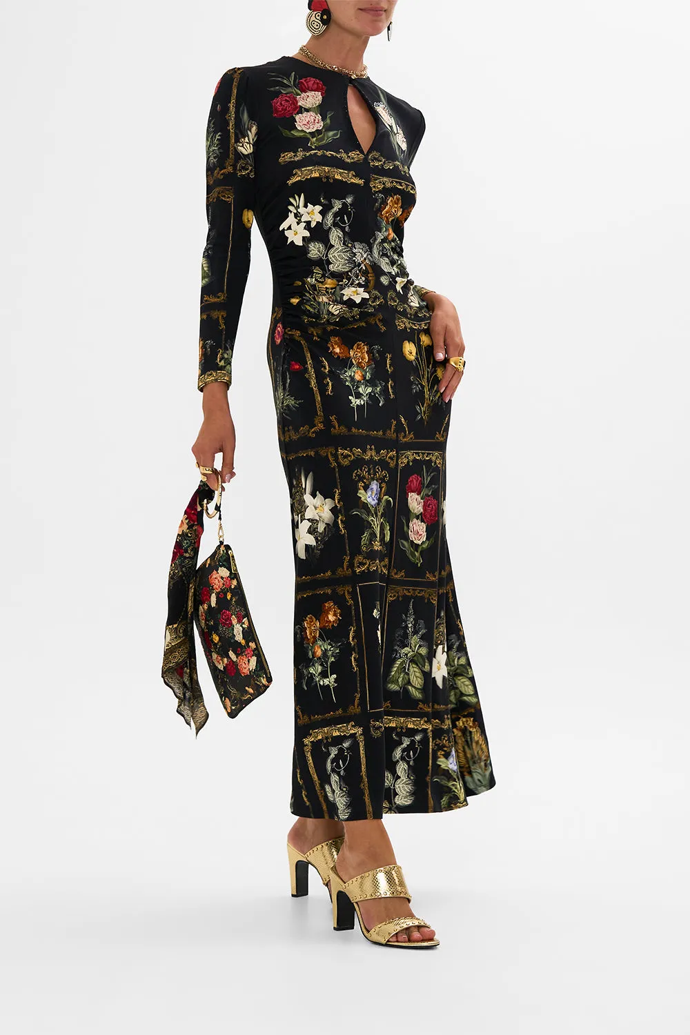 RING SCARF CLUTCH MAGIC IN THE MANUSCRIPTS