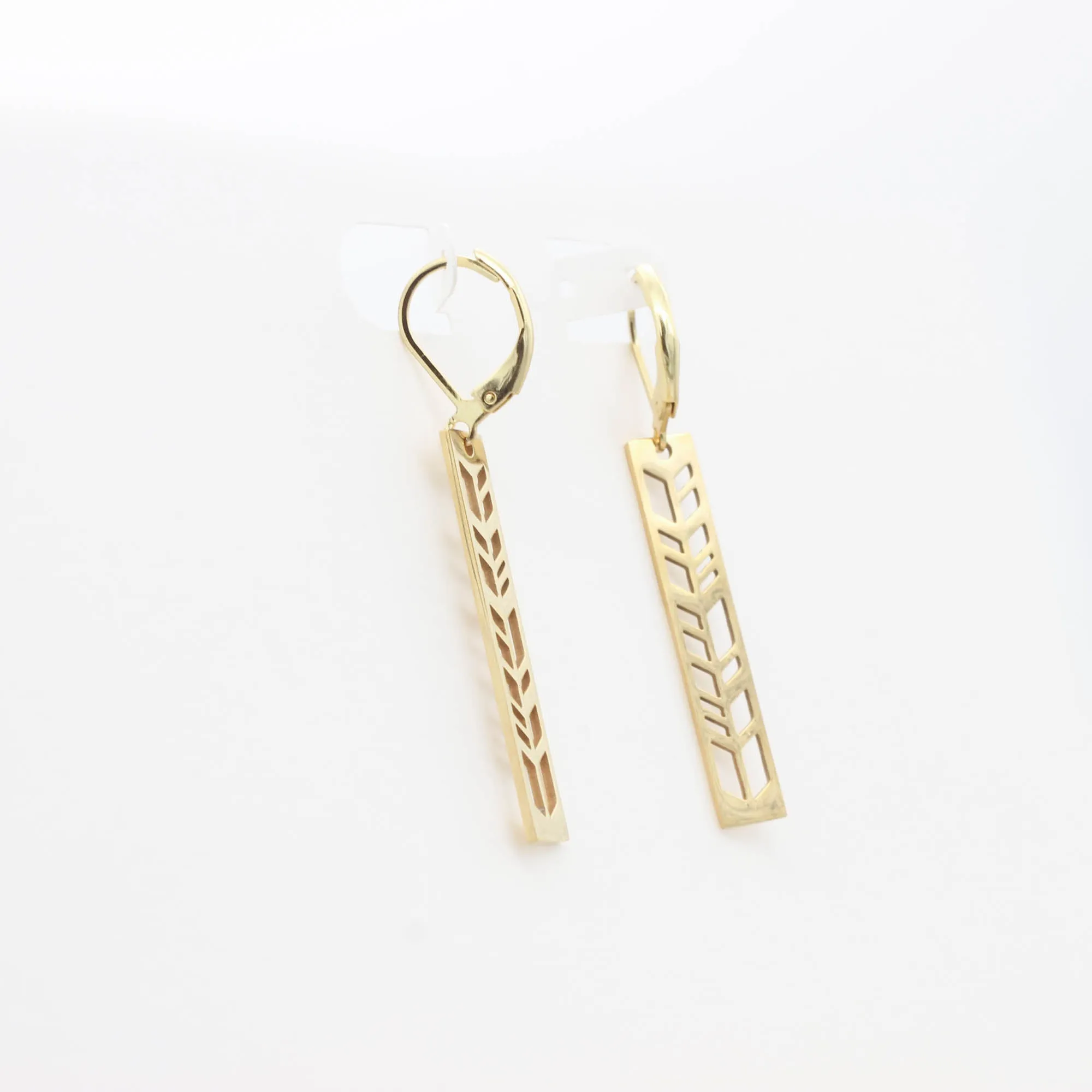 Waterproof "Imperméable” Waterproof Gold Feather Leverback Earrings