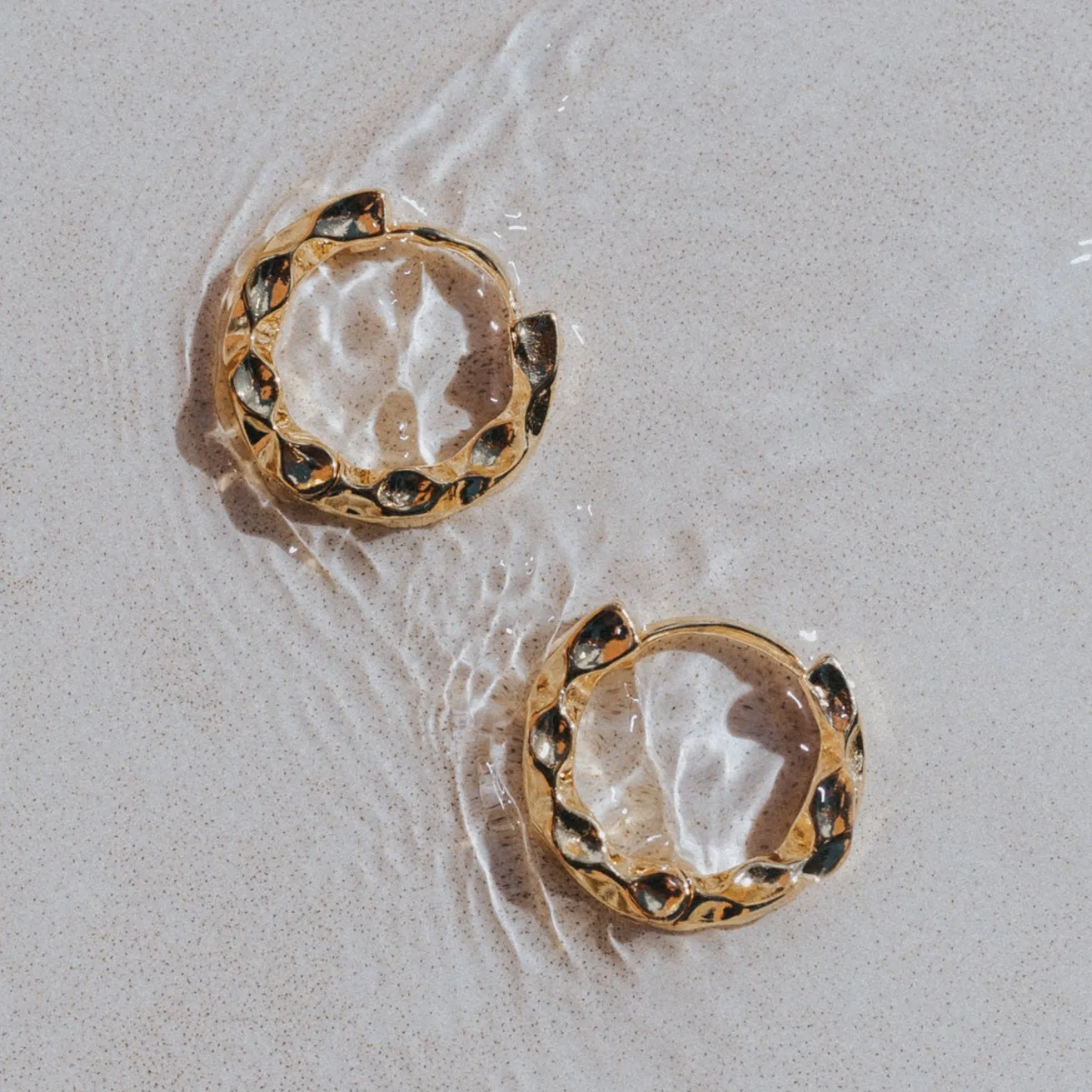 WAVEY SURF EARRINGS 18K GOLD