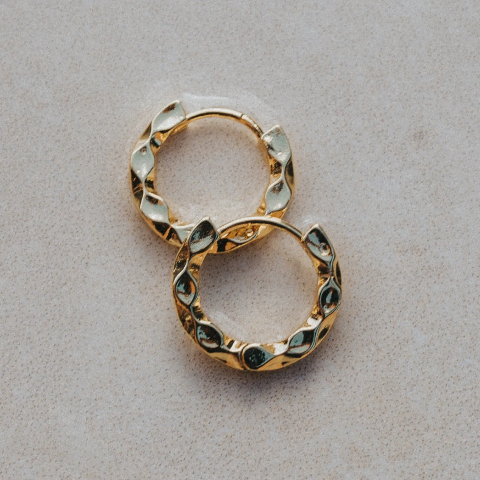 WAVEY SURF EARRINGS 18K GOLD